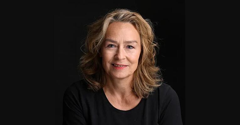 Nauja Lynge tager publikum med til Grønland